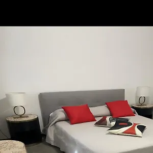 With Private Courtyard Appartamento