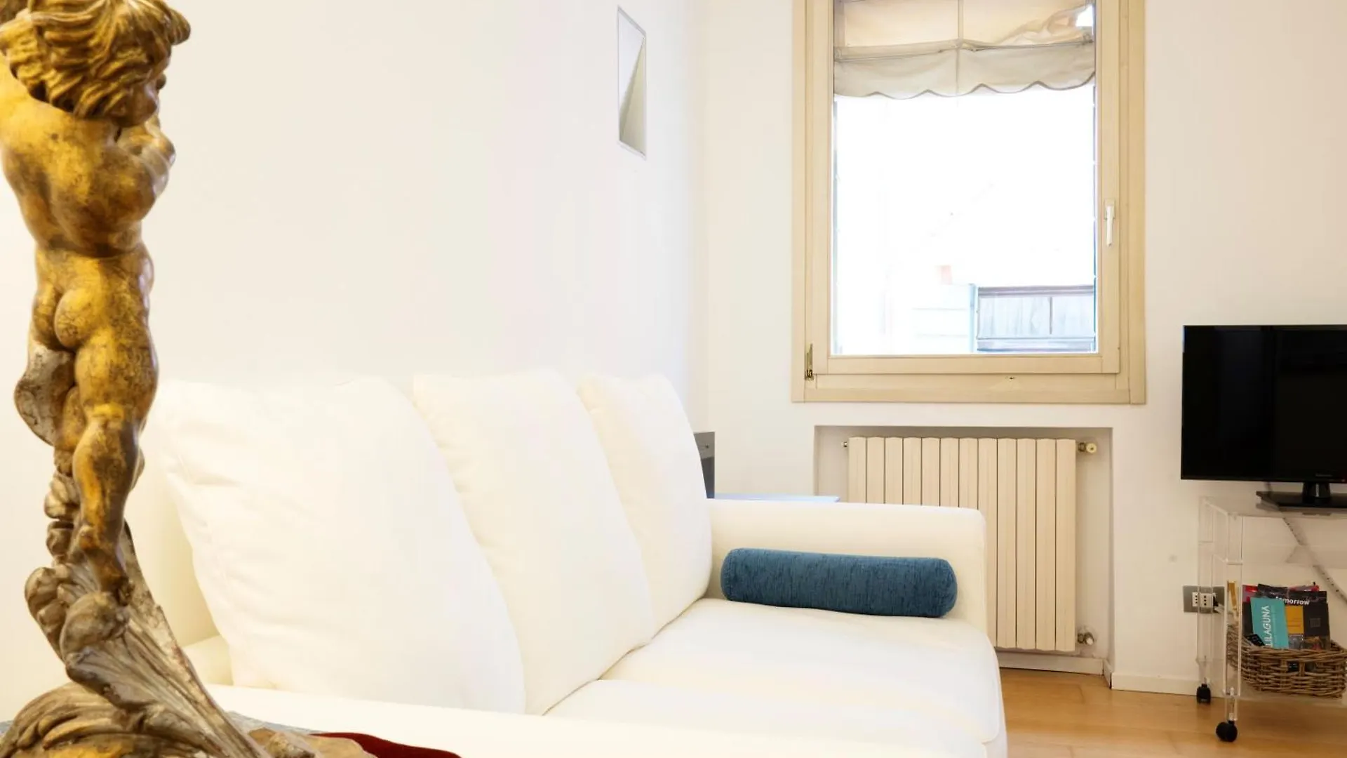 Easylife - Amazing Apartment At Rialto Venezia contacts